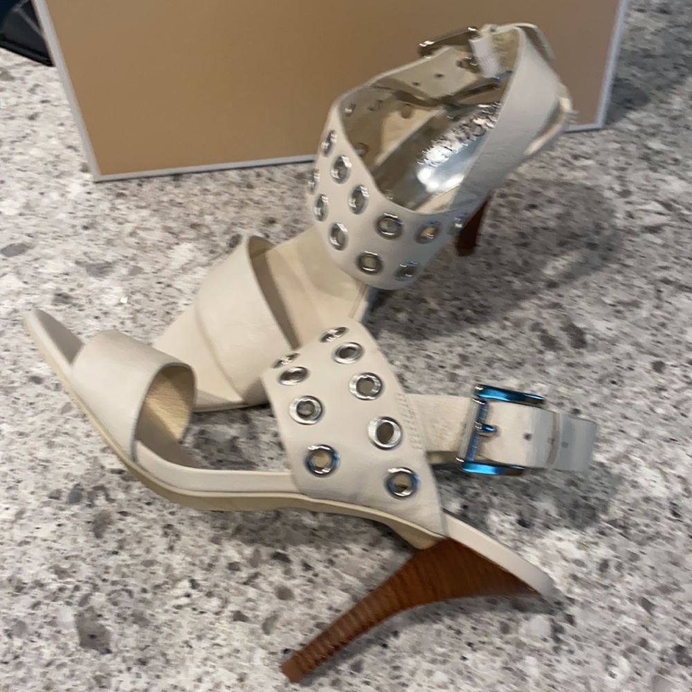 Grommet Sandal - Picture 3 of 7